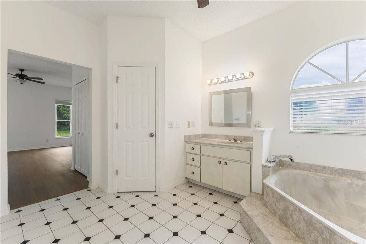 12001 LAKE BUTLER BOULEVARD, Windermere, FL 34786 Bath 3