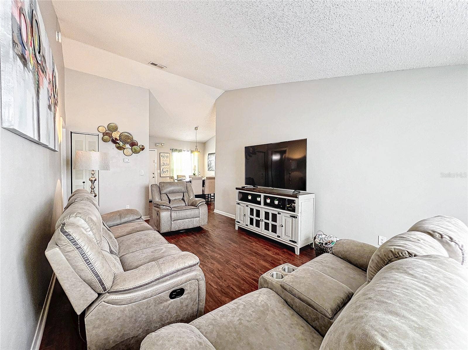 2520 WOODGATE BOULEVARD, #204, Orlando, FL 32822 2520 WOODGATE BOULEVARD, #204, Orlando, FL 32822
