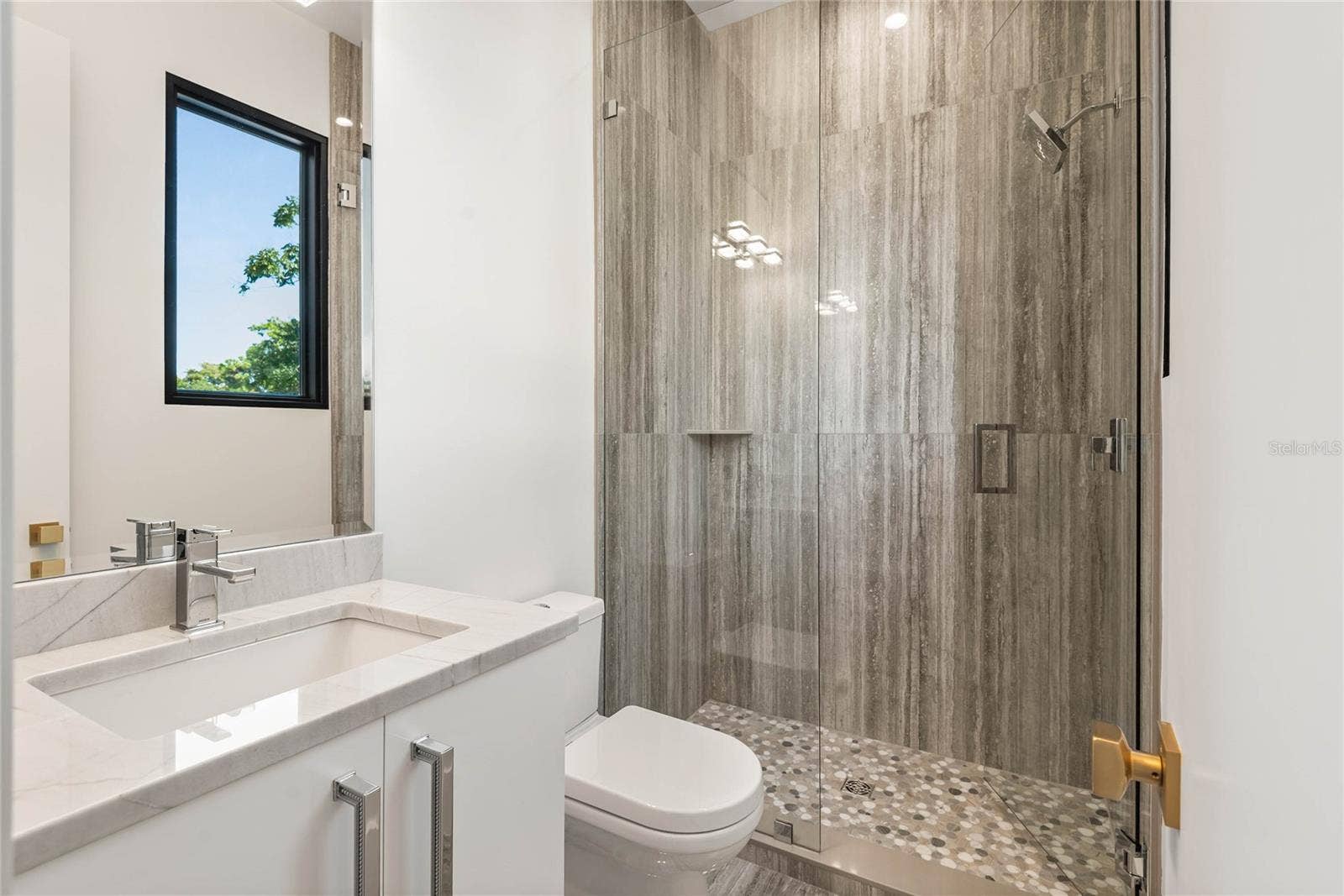 1821 ENGLEWOOD ROAD, Winter Park, FL 32789 Bedroom 4 Ensuite Bath