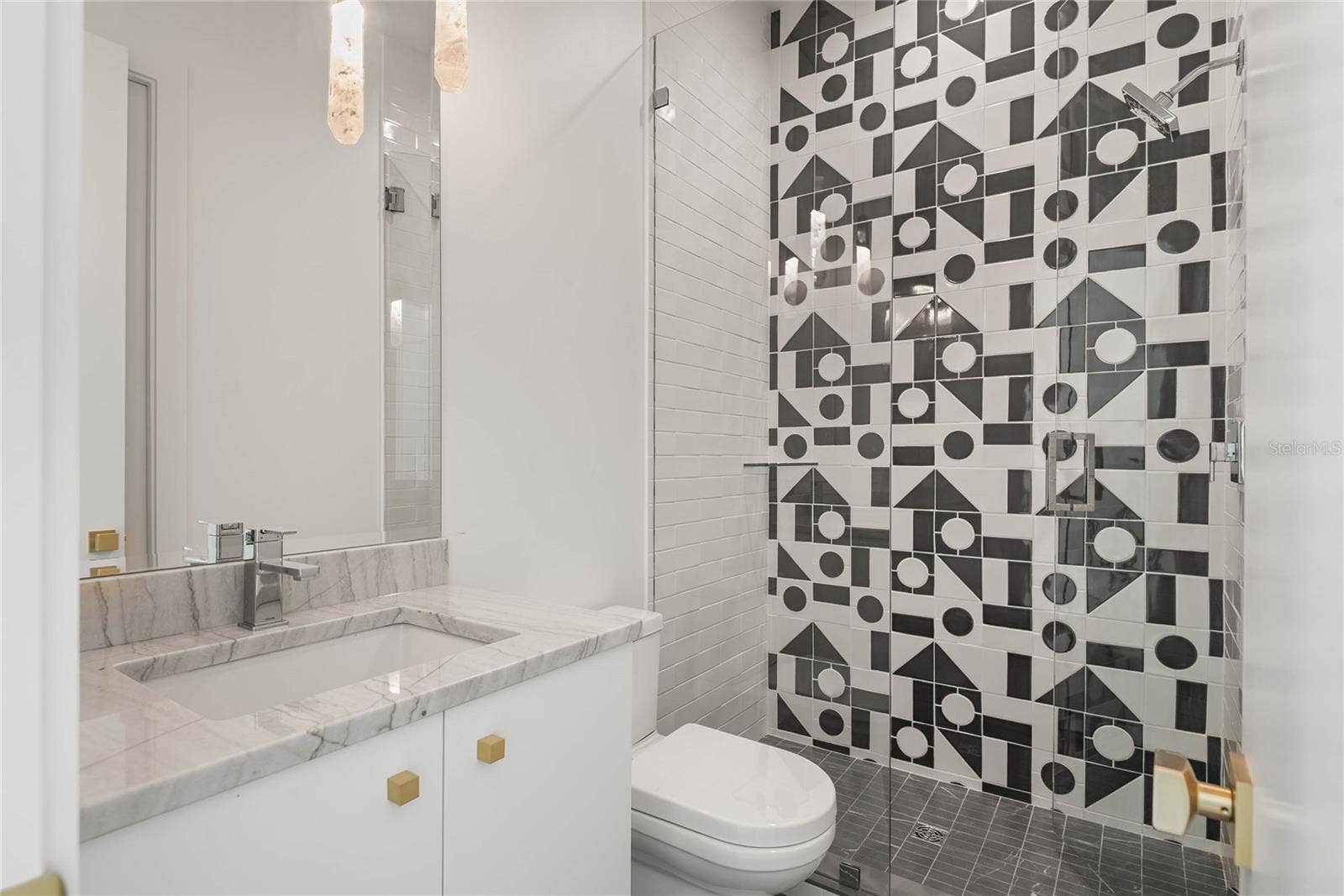 1821 ENGLEWOOD ROAD, Winter Park, FL 32789 Bedroom 3 Ensuite Bath