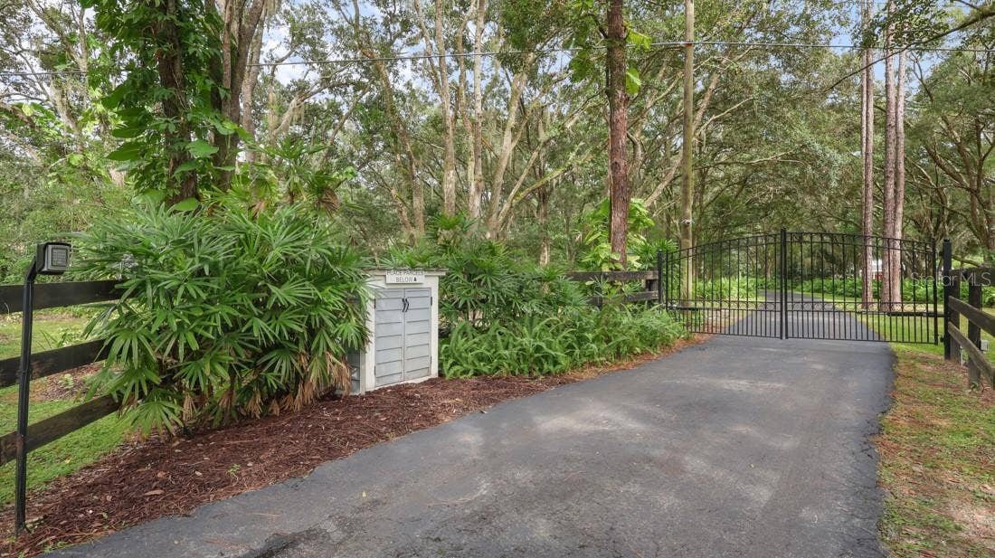 4733 CHULUOTA ROAD, Orlando, FL 32820 Gated Entry