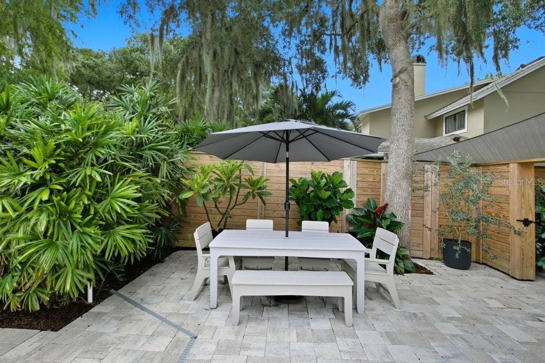4733 CHULUOTA ROAD, Orlando, FL 32820 Outdoor Dining