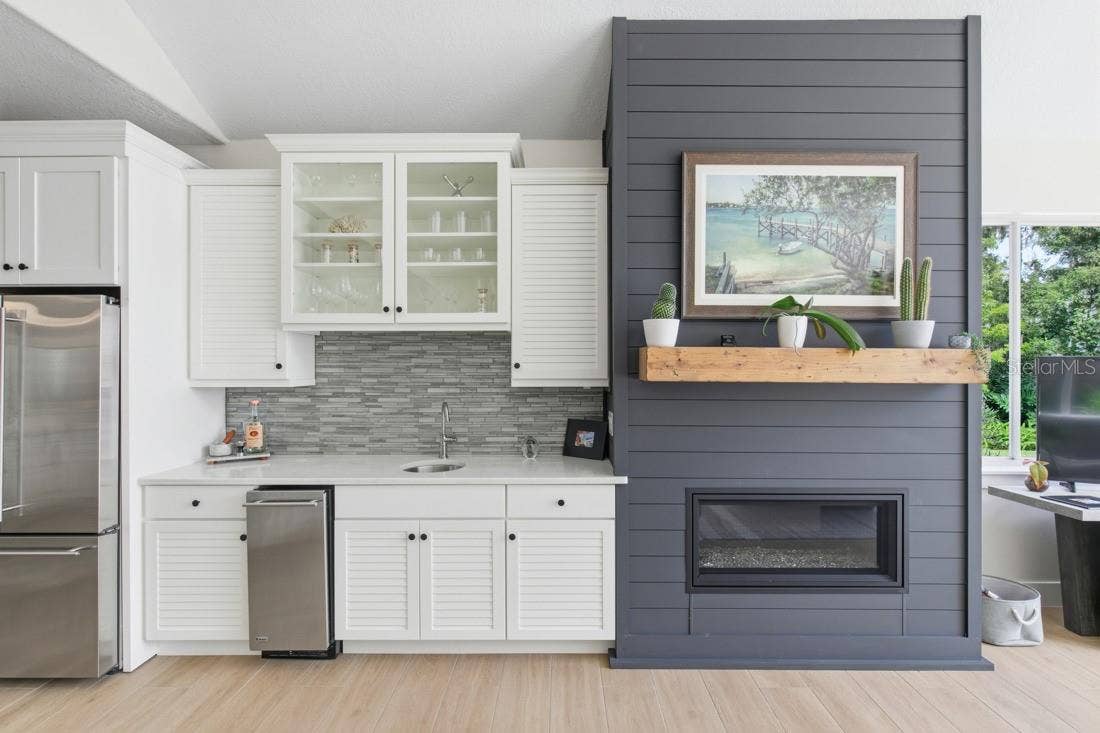 4733 CHULUOTA ROAD, Orlando, FL 32820 Wet Bar w/ Ice maker