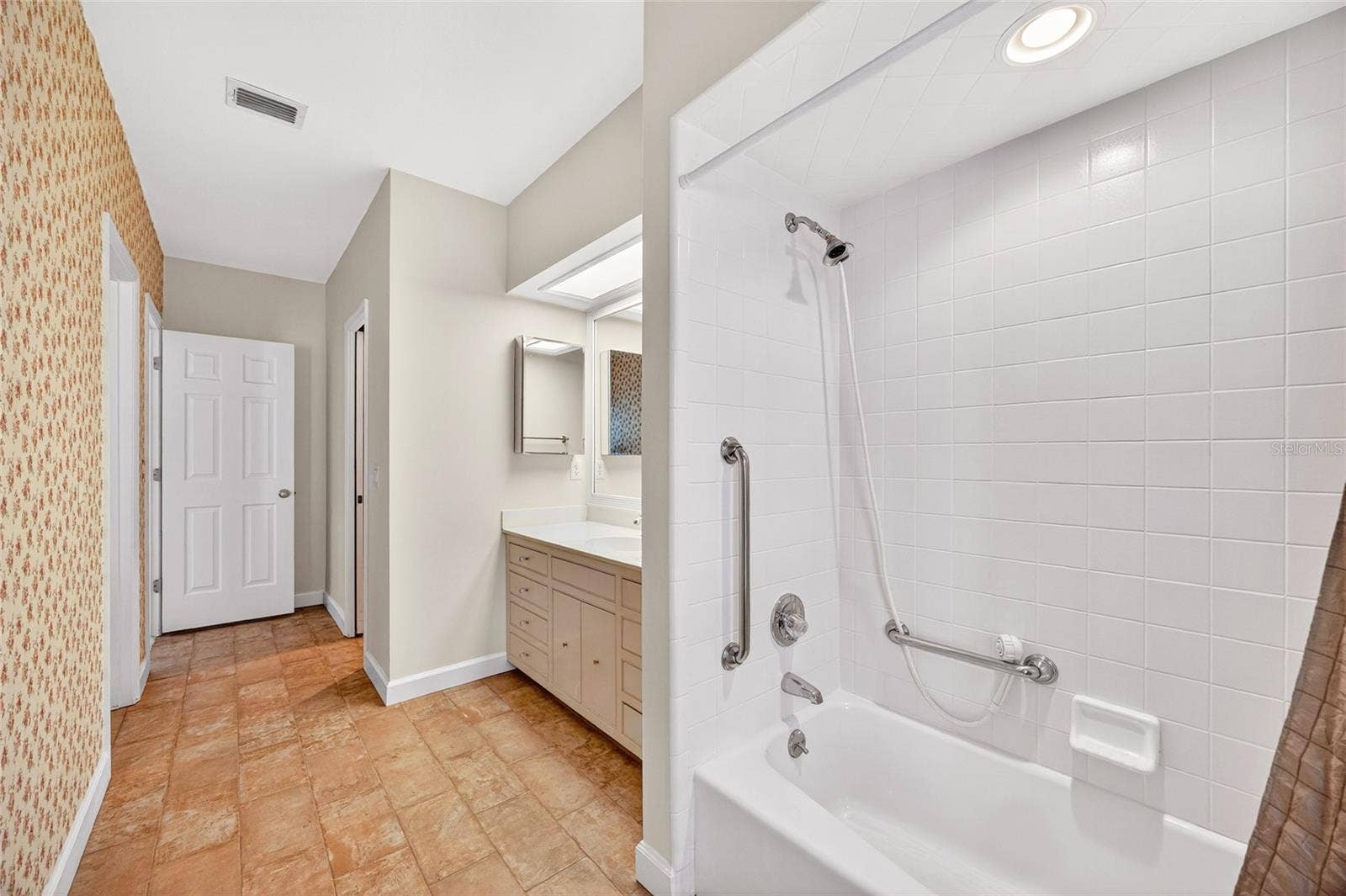 5941 CHESAPEAKE PARK, #GE, Orlando, FL 32819 5941 CHESAPEAKE PARK, #GE, Orlando, FL 32819