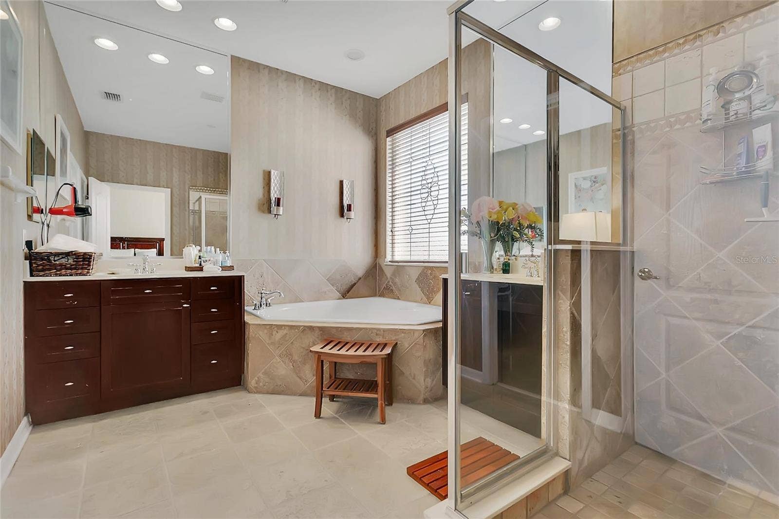 6712 THORNHILL CIRCLE, Windermere, FL 34786 6712 THORNHILL CIRCLE, Windermere, FL 34786