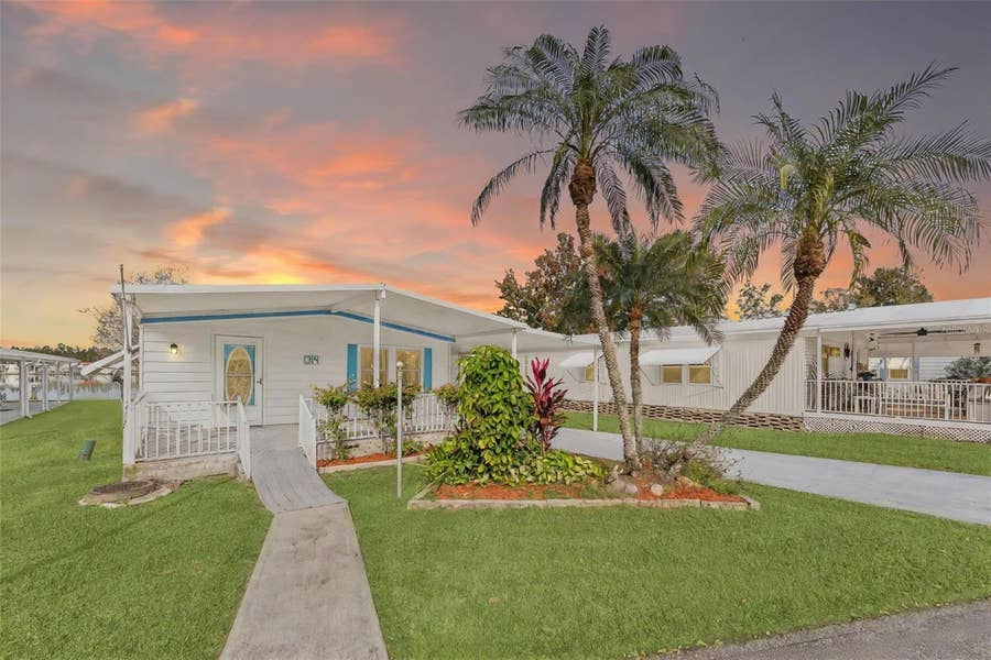 Property photo for 314 LAKEVIEW DRIVE, Osteen, FL