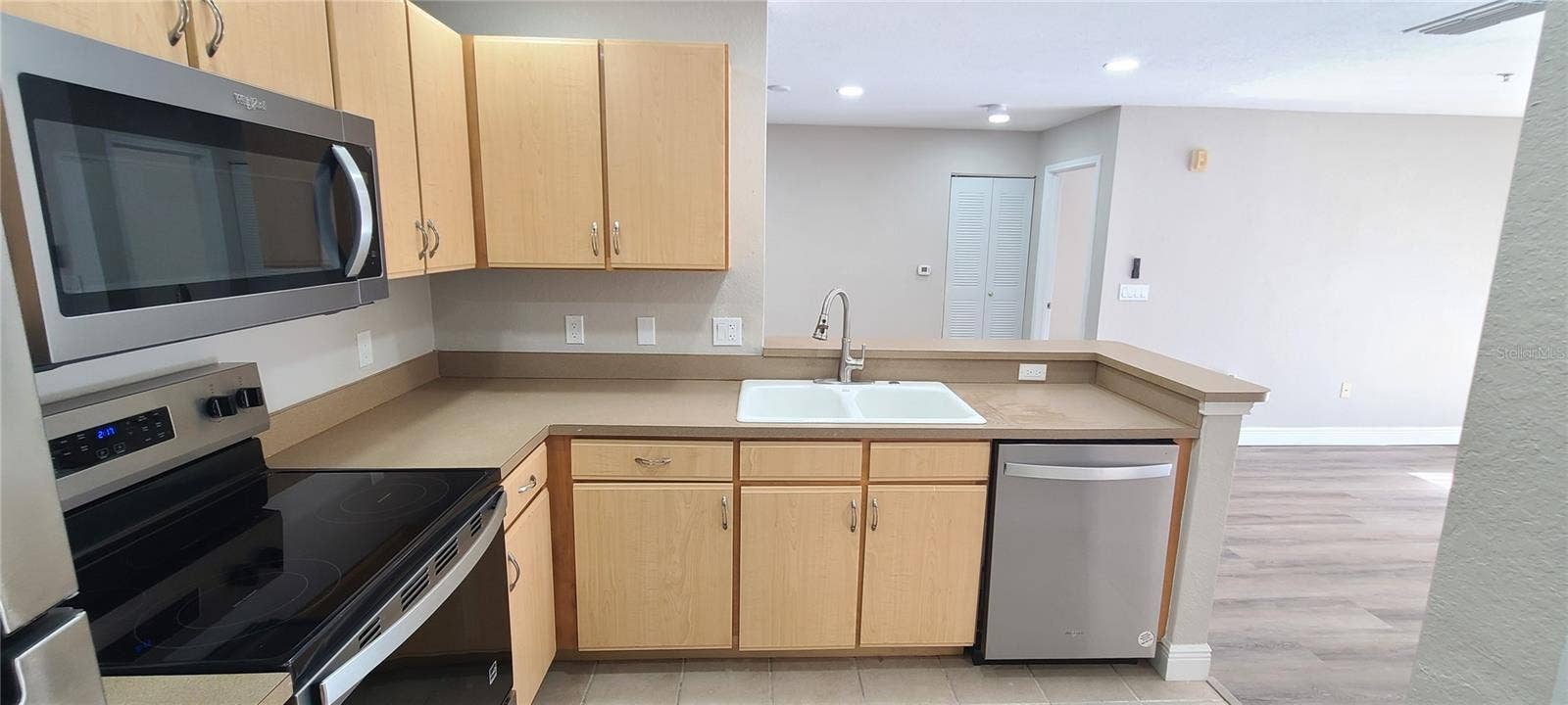 940 VILLAGE TRAIL, #3-205, Port Orange, FL 32127 940 VILLAGE TRAIL, #3-205, Port Orange, FL 32127