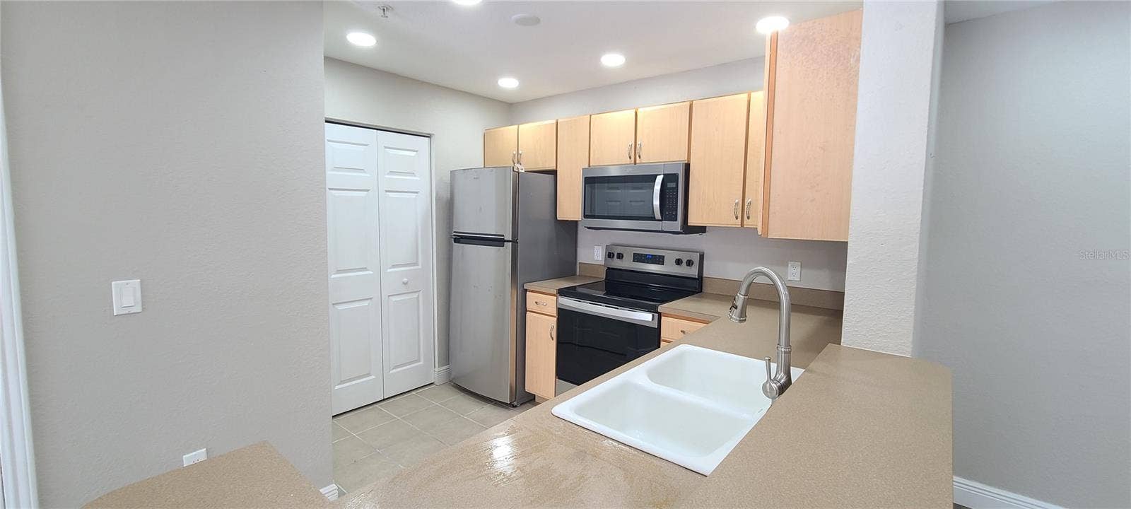 940 VILLAGE TRAIL, #3-205, Port Orange, FL 32127 940 VILLAGE TRAIL, #3-205, Port Orange, FL 32127
