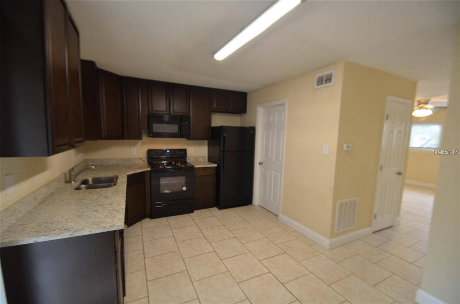 1835 WARRINGWOOD DRIVE, #GE, Orlando, FL 32839 1835 WARRINGWOOD DRIVE, #GE, Orlando, FL 32839