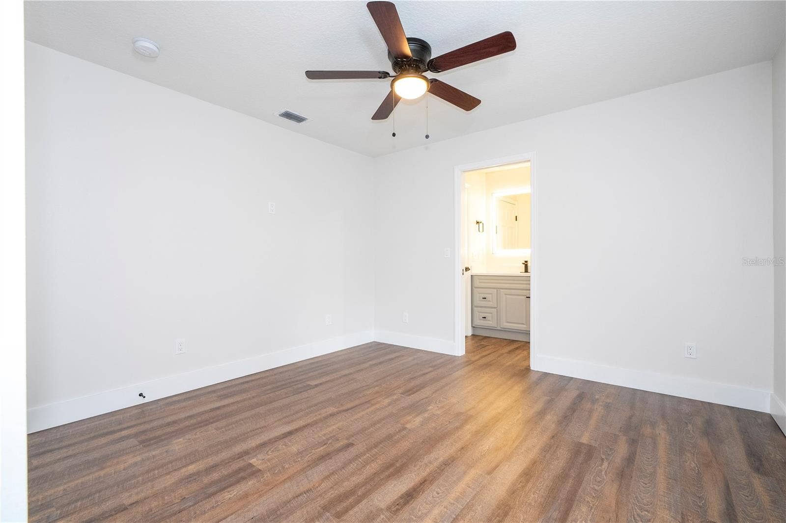 1124 MUNSTER STREET, Orlando, FL 32803 1124 MUNSTER STREET, Orlando, FL 32803