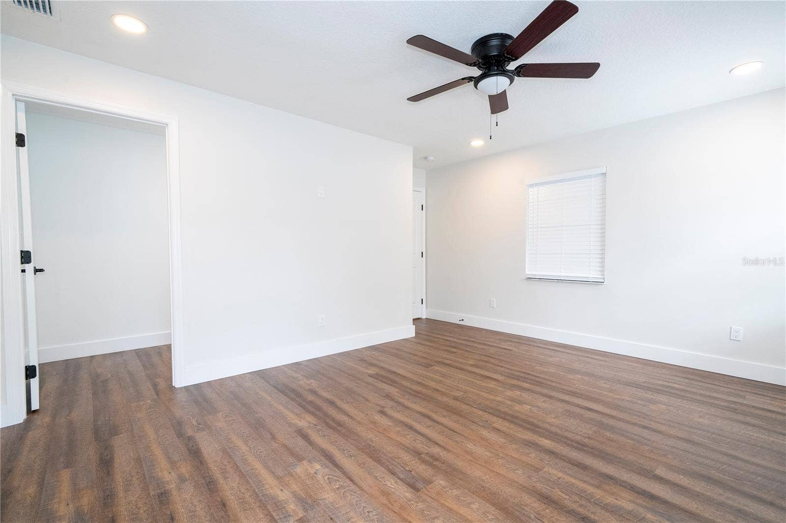 1124 MUNSTER STREET, Orlando, FL 32803 1124 MUNSTER STREET, Orlando, FL 32803