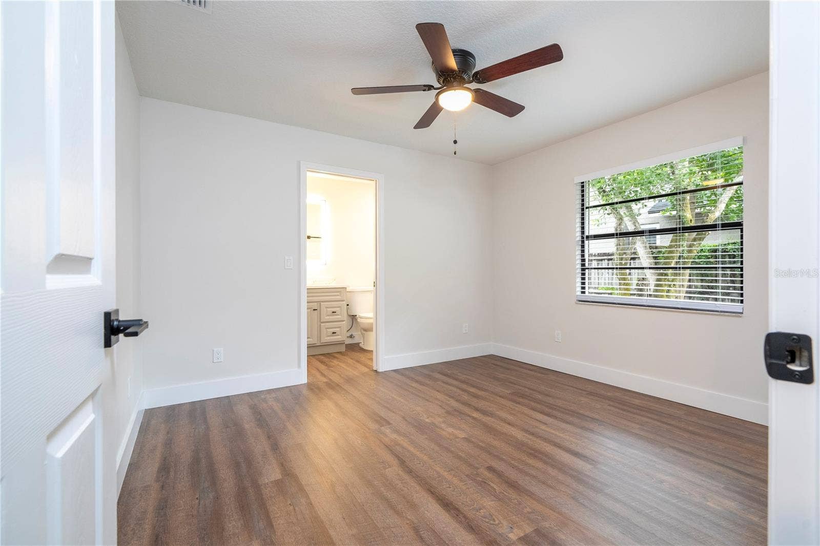 1124 MUNSTER STREET, Orlando, FL 32803 1124 MUNSTER STREET, Orlando, FL 32803
