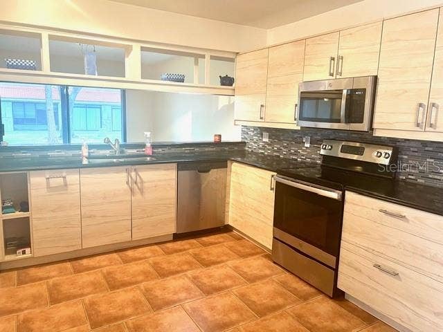 8214 AMBROSE COVE WAY, Orlando, FL 32819 8214 AMBROSE COVE WAY, Orlando, FL 32819