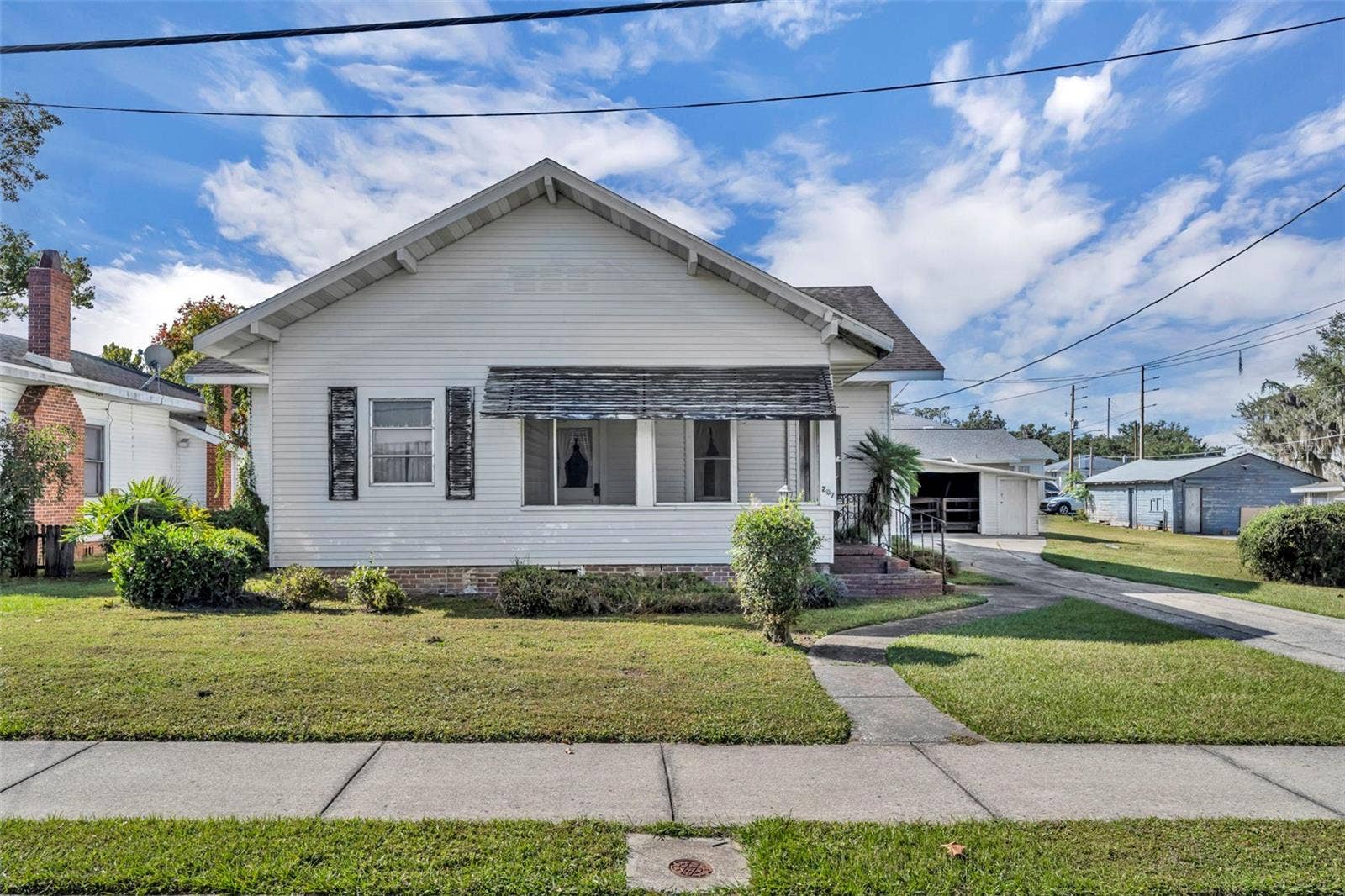 207 N PERKINS STREET, Leesburg, FL 34748