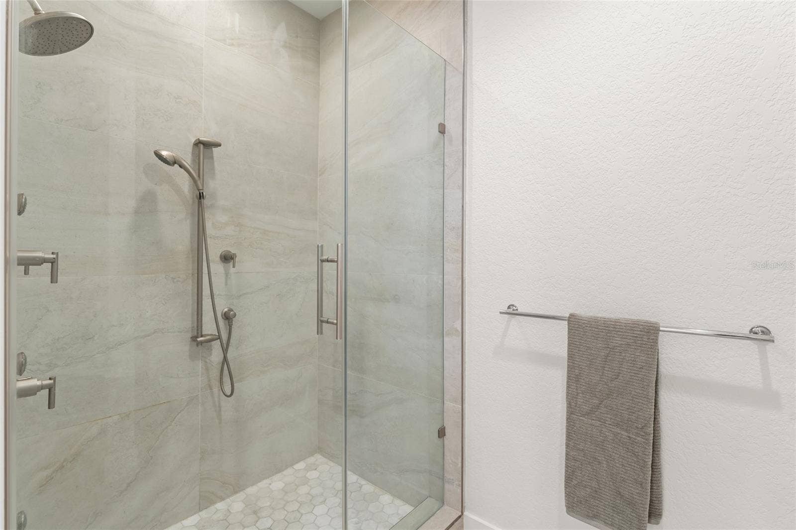 150 E ROBINSON STREET, #PH3504, Orlando, FL 32801 150 E ROBINSON STREET, #PH3504, Orlando, FL 32801