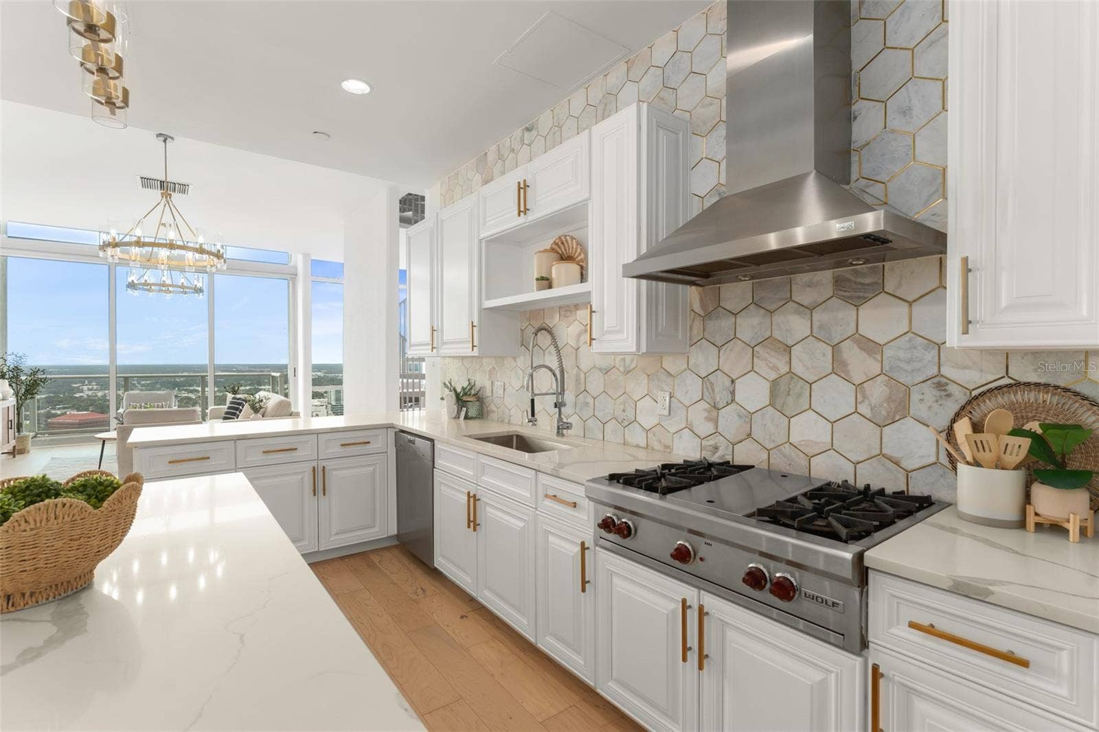 150 E ROBINSON STREET, #PH3504, Orlando, FL 32801 150 E ROBINSON STREET, #PH3504, Orlando, FL 32801