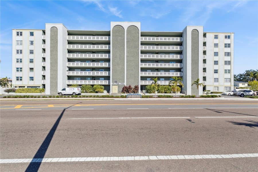 Property photo for St Petersburg, FL