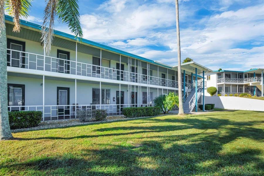 Property photo for 1600 W LAKE PARKER DRIVE, #D5, Lakeland, FL