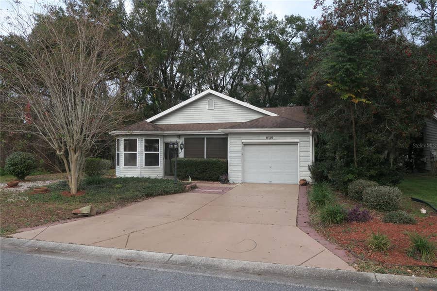 Property photo for 32512 OAK PARK DRIVE, Leesburg, FL