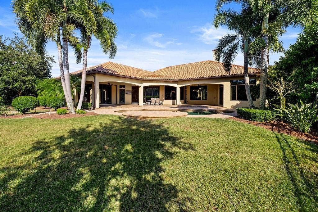 6130 GROSVENOR SHORE DRIVE, Windermere, FL 34786 6130 GROSVENOR SHORE DRIVE, Windermere, FL 34786