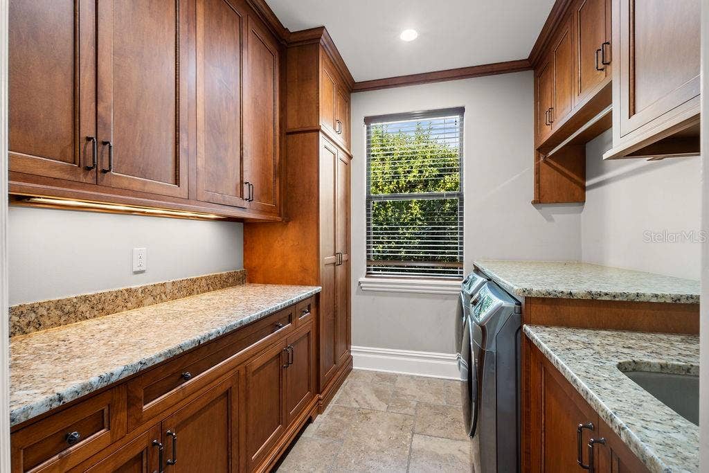 6130 GROSVENOR SHORE DRIVE, Windermere, FL 34786 6130 GROSVENOR SHORE DRIVE, Windermere, FL 34786