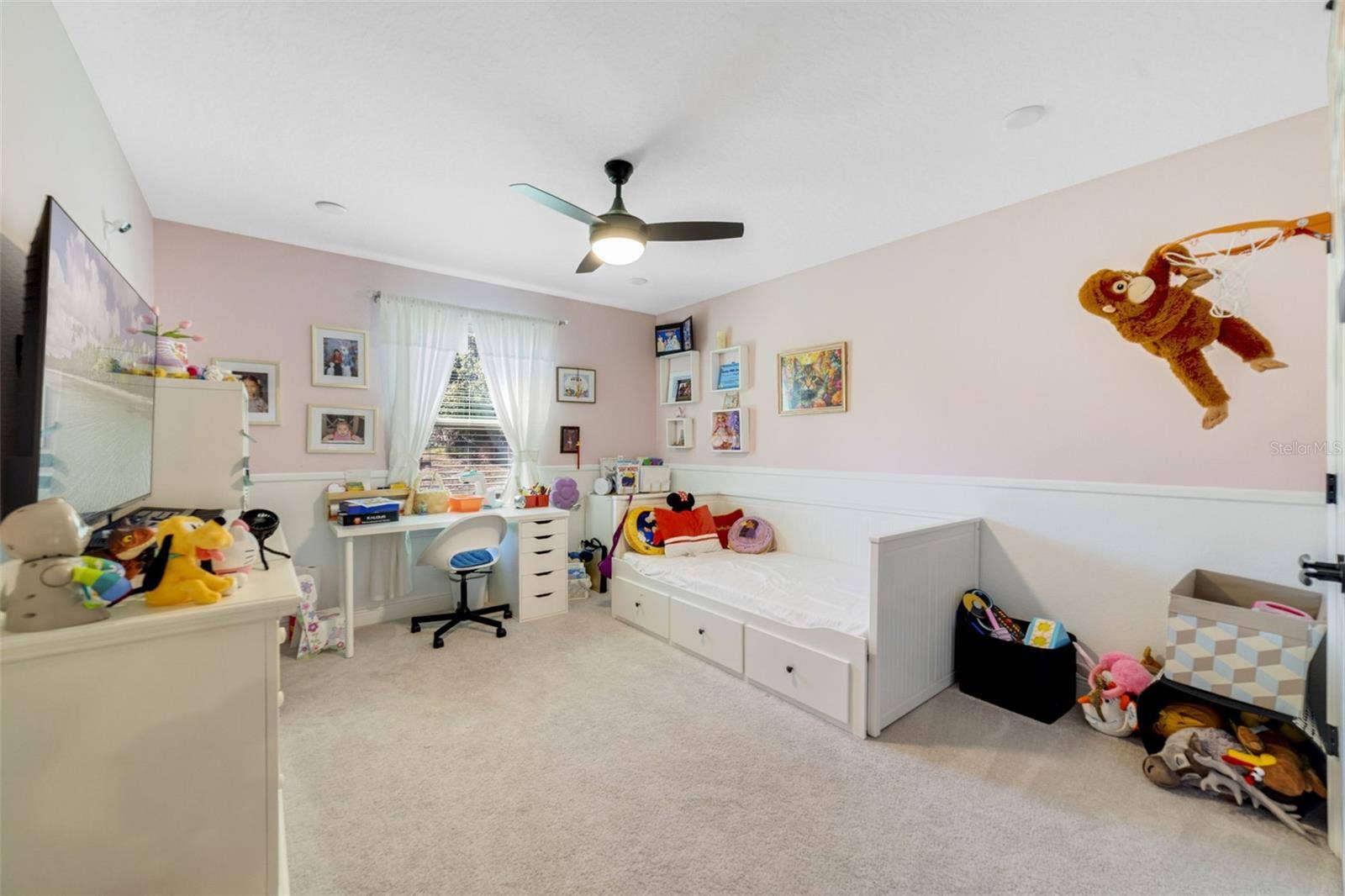 Bedroom 3 provides the ideal space for visitors or can be customized as a home office or hobby room.