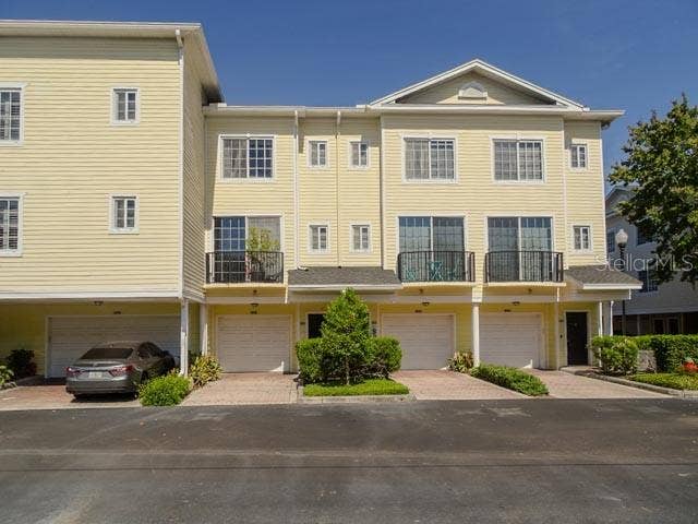 Property photo for 9729 MEADOW FIELD CIRCLE, Tampa, FL
