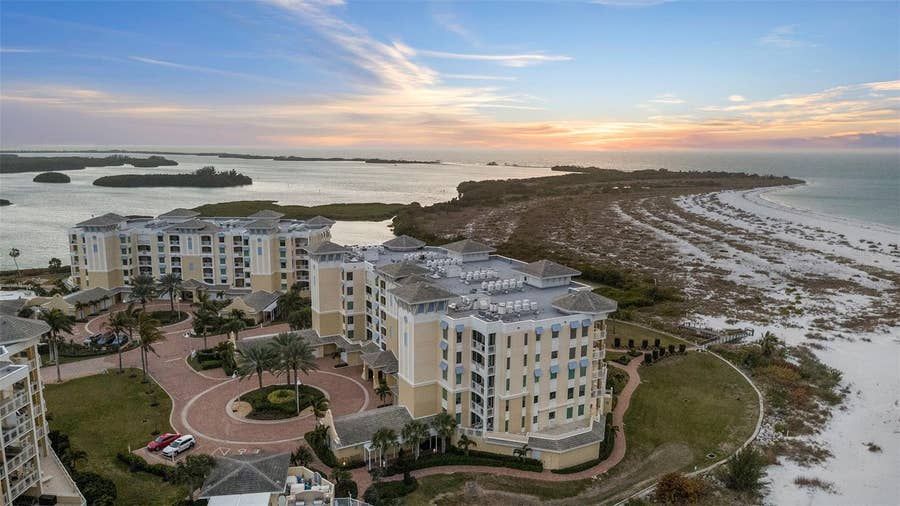 Property photo for 800 COLLANY ROAD, #302, St Petersburg, FL