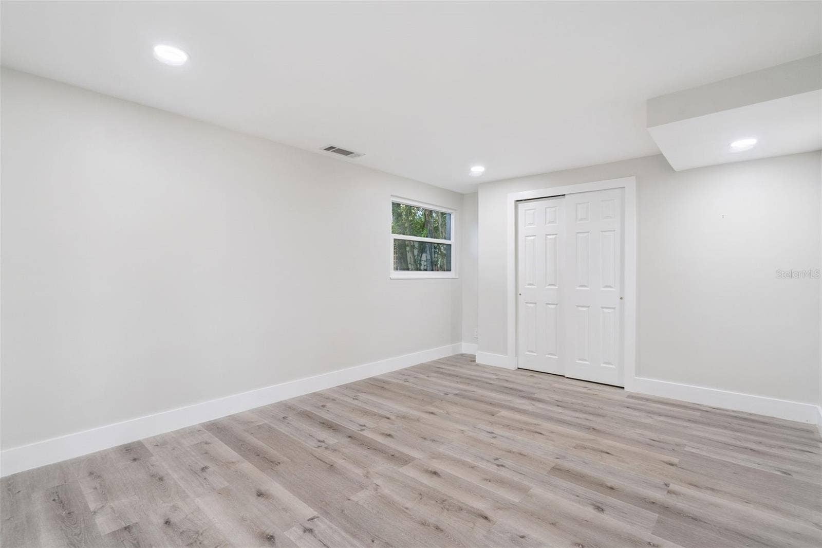 5526 PARKDALE DRIVE, Orlando, FL 32839 5526 PARKDALE DRIVE, Orlando, FL 32839