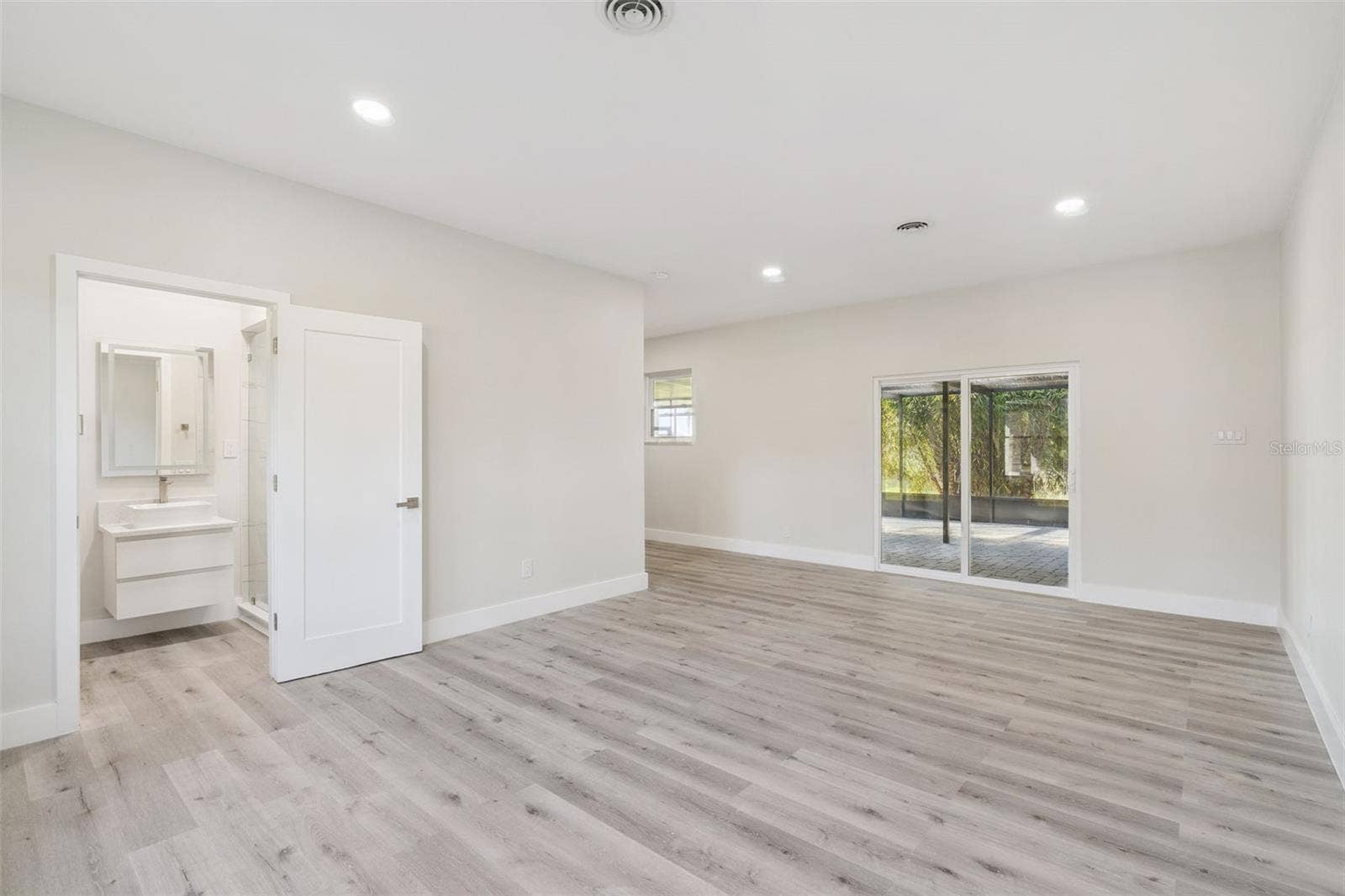 5526 PARKDALE DRIVE, Orlando, FL 32839 5526 PARKDALE DRIVE, Orlando, FL 32839