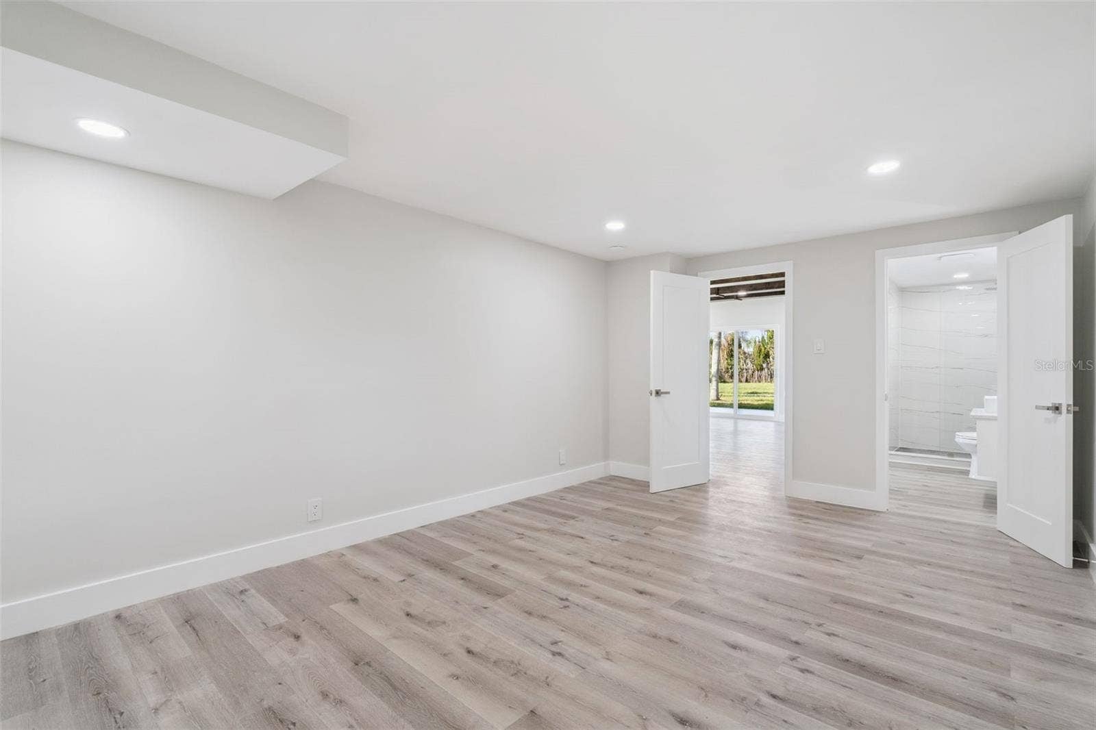 5526 PARKDALE DRIVE, Orlando, FL 32839 5526 PARKDALE DRIVE, Orlando, FL 32839