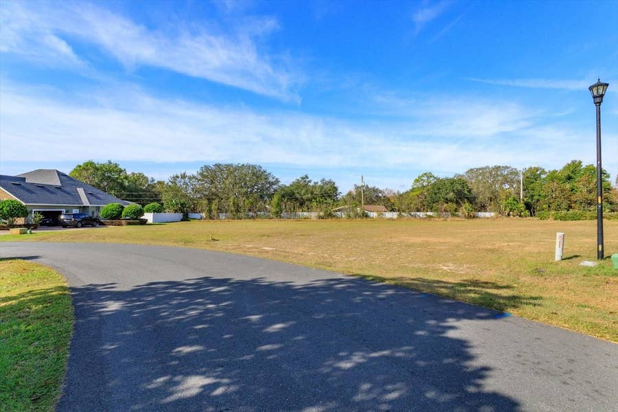 Property photo for 1002 MYRTLE BREEZES COURT, Fruitland Park, FL