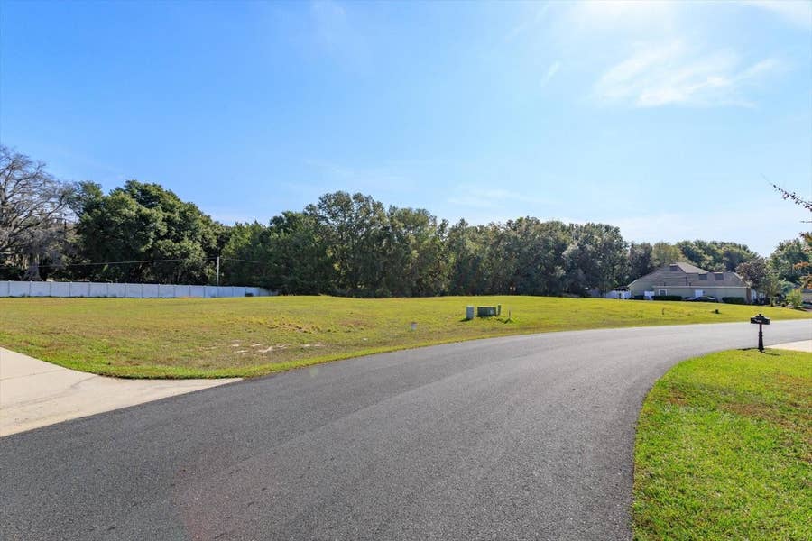 Property photo for 1005 MYRTLE BREEZES COURT, Fruitland Park, FL