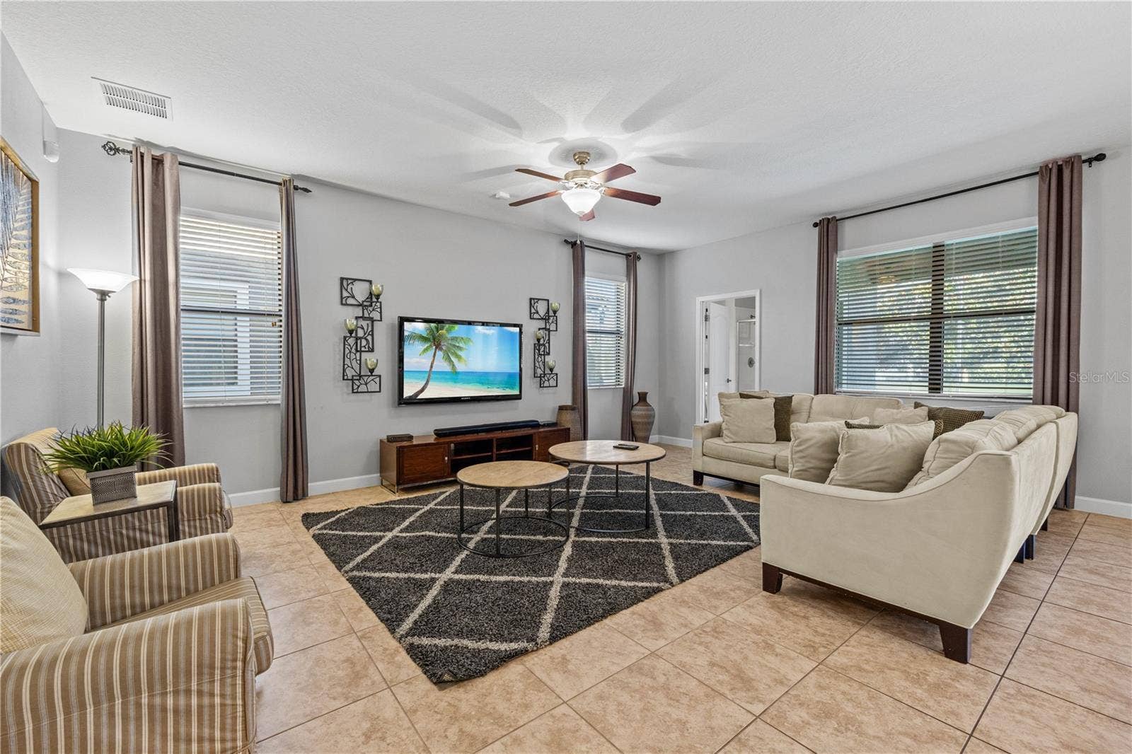 9117 EL CARO LANE, Davenport, FL 33896 9117 EL CARO LANE, Davenport, FL 33896