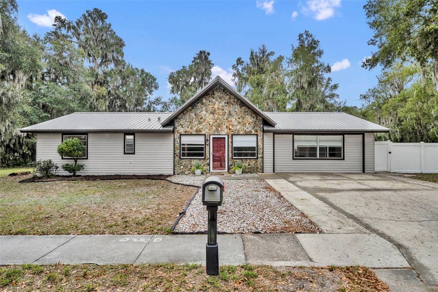 Property photo for 1240 W VOORHIS AVENUE, Deland, FL