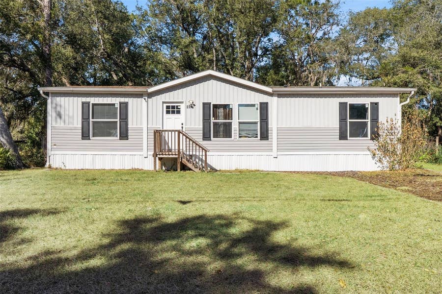 Property photo for 231 TROPIC AVENUE, Satsuma, FL