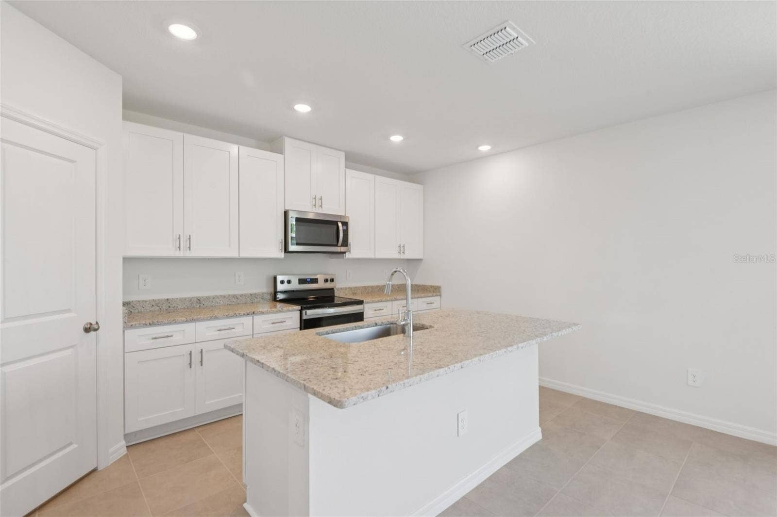 12589 HOMELAND DRIVE, Dade City, FL 33525