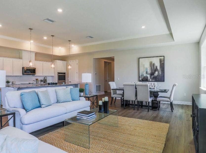 930 BUCKEYE DRIVE, Lady Lake, FL 32159 Model home - actual features may vary.