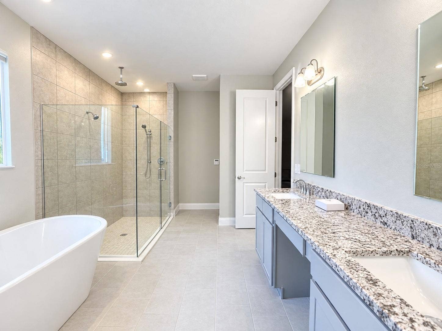930 BUCKEYE DRIVE, Lady Lake, FL 32159 Primary En-Suite - Spa Like Features!