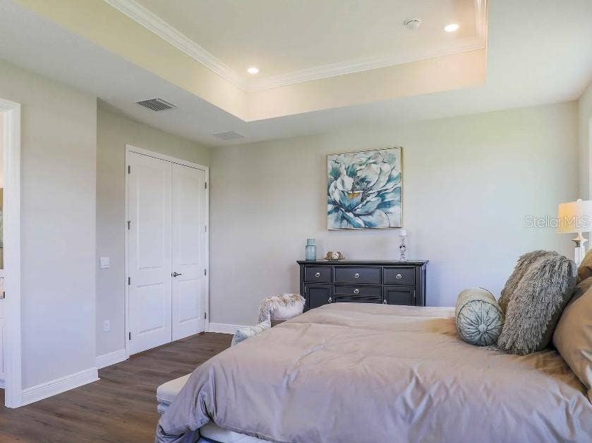 930 BUCKEYE DRIVE, Lady Lake, FL 32159 Model home - actual features may vary.