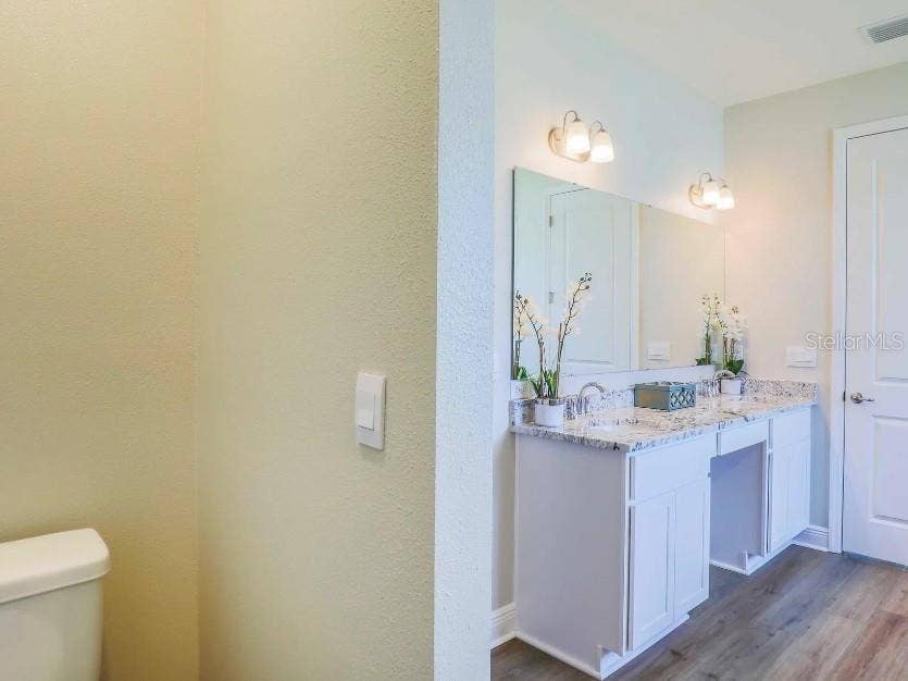 930 BUCKEYE DRIVE, Lady Lake, FL 32159 Model home - actual features may vary.