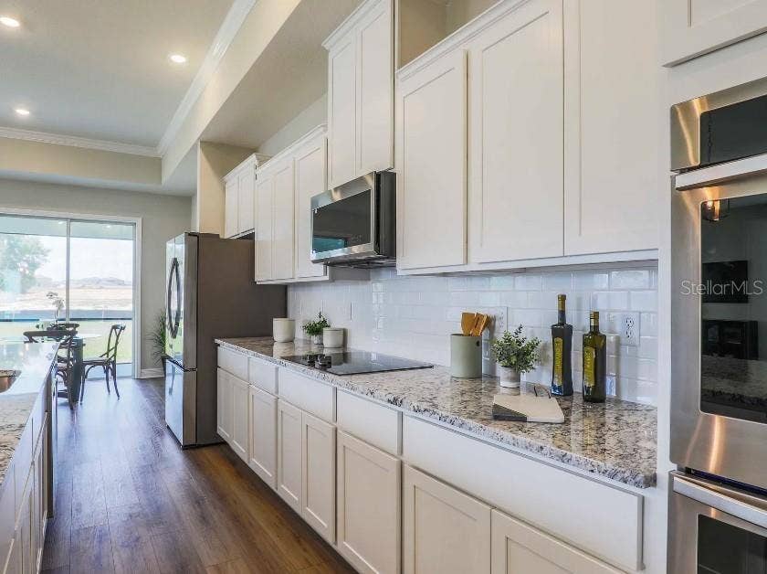 930 BUCKEYE DRIVE, Lady Lake, FL 32159 Model home - actual features may vary.