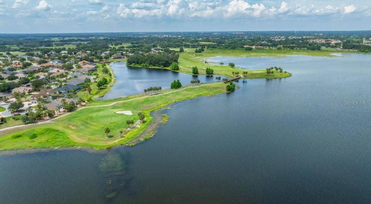 930 BUCKEYE DRIVE, Lady Lake, FL 32159 There are 17 golf courses nearby to choose from