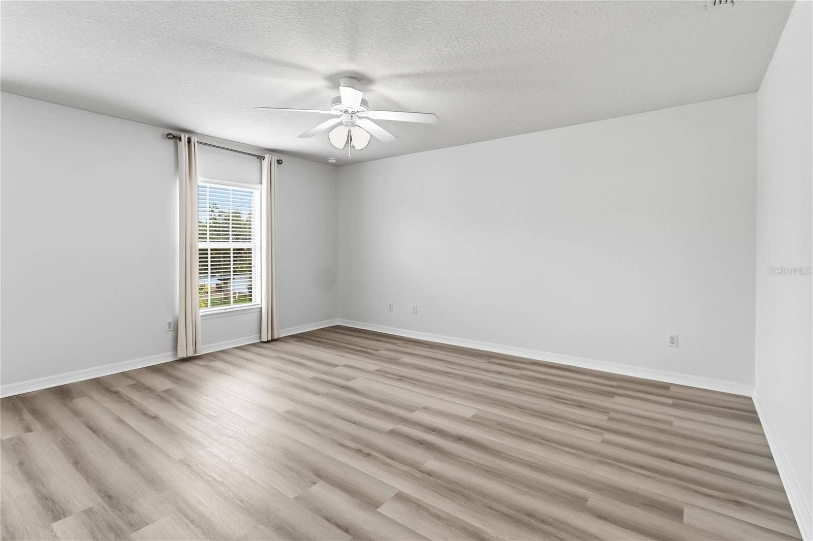 8681 LOWER VILLAGEWALK CIRCLE, Orlando, FL 32827 8681 LOWER VILLAGEWALK CIRCLE, Orlando, FL 32827