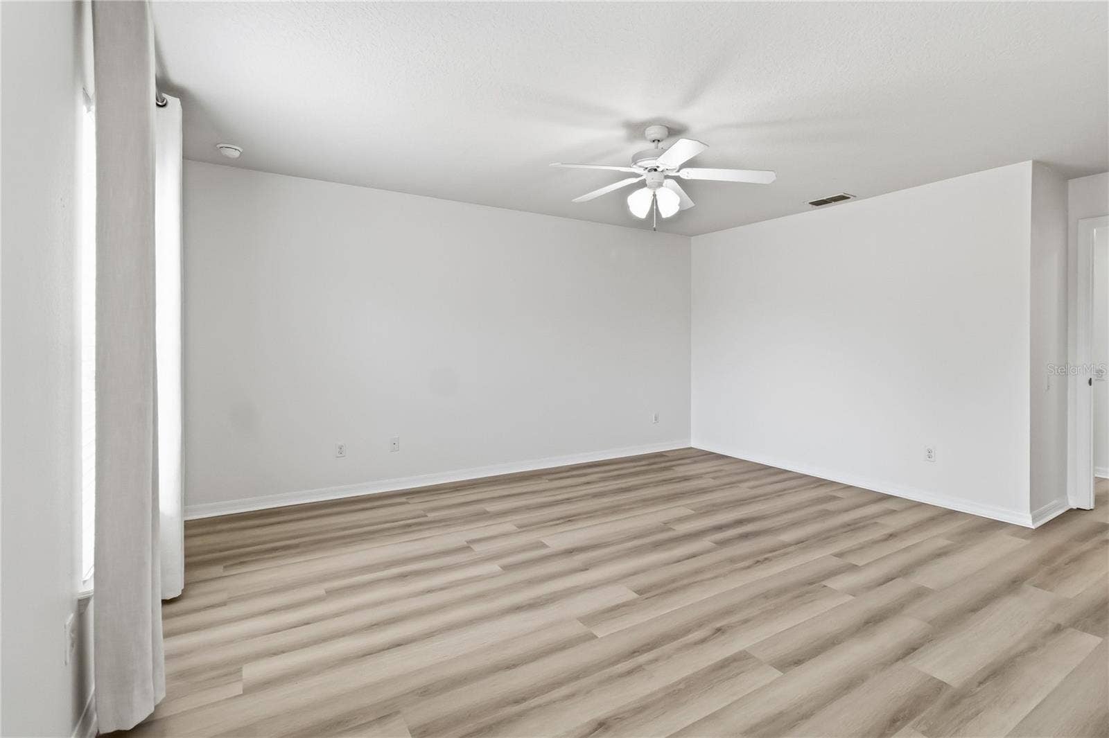 8681 LOWER VILLAGEWALK CIRCLE, Orlando, FL 32827 8681 LOWER VILLAGEWALK CIRCLE, Orlando, FL 32827
