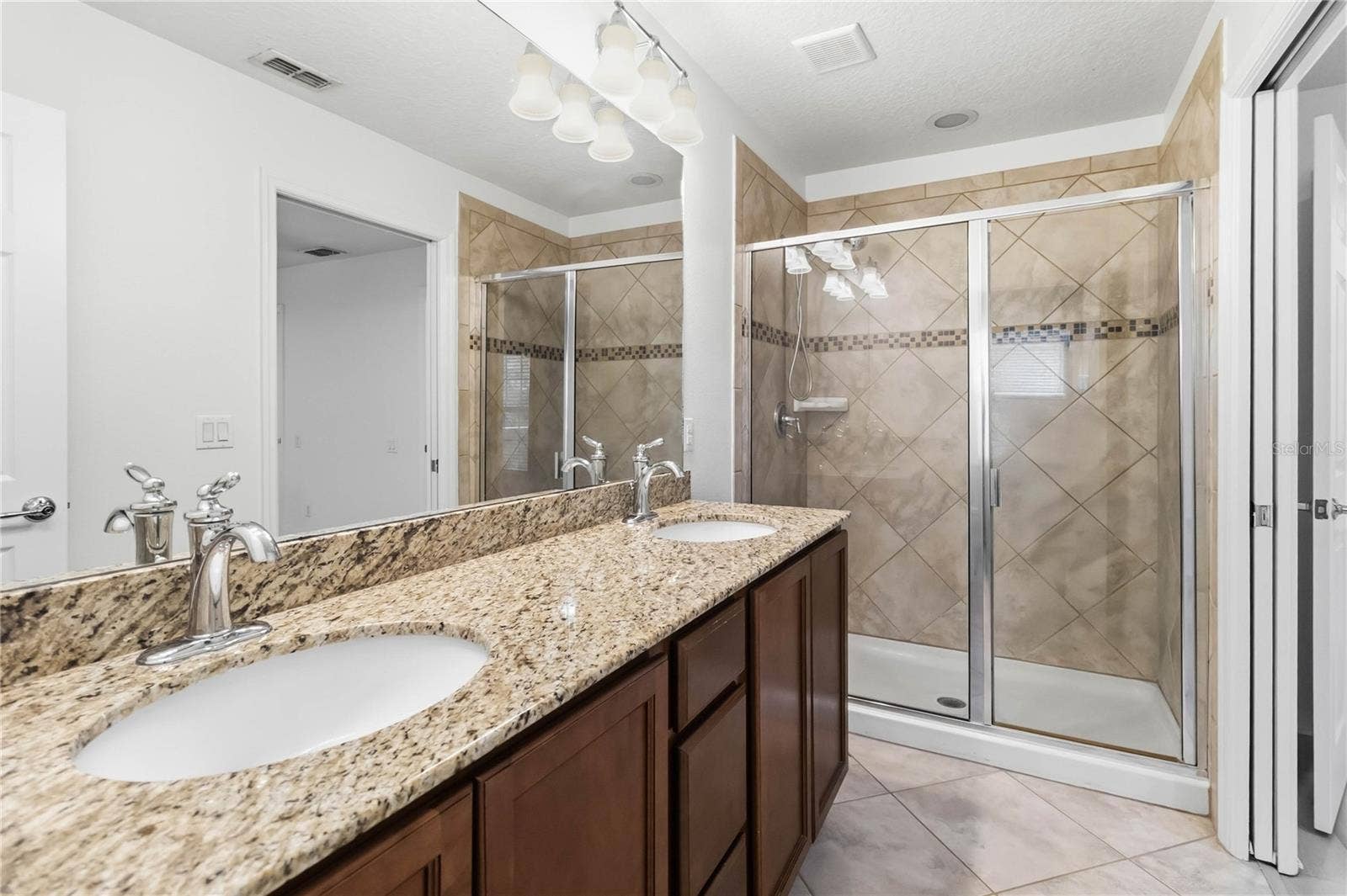 8681 LOWER VILLAGEWALK CIRCLE, Orlando, FL 32827 8681 LOWER VILLAGEWALK CIRCLE, Orlando, FL 32827