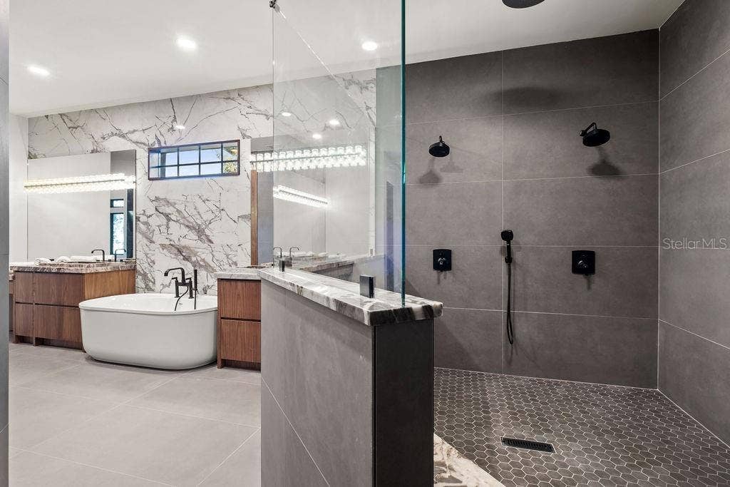 9725 CHESTNUT RIDGE DRIVE, Windermere, FL 34786 Primary Bathroom/ First Floor