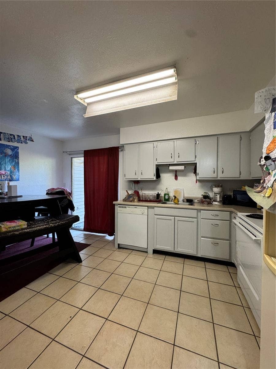 3990 CRAYRICH CIRCLE, #GE, Orlando, FL 32839 3990 CRAYRICH CIRCLE, #GE, Orlando, FL 32839