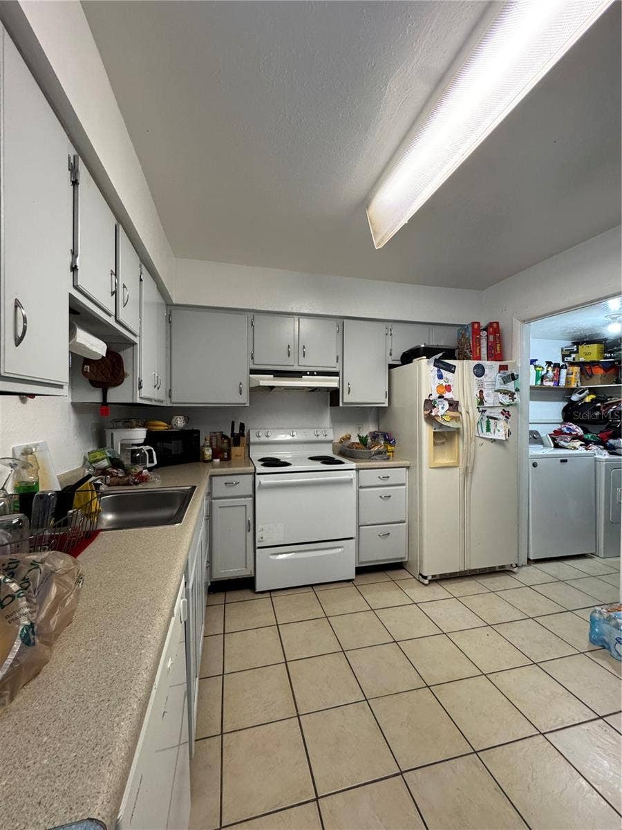 3990 CRAYRICH CIRCLE, #GE, Orlando, FL 32839 3990 CRAYRICH CIRCLE, #GE, Orlando, FL 32839