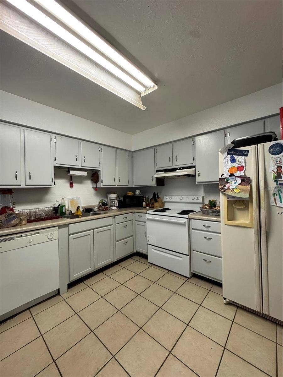 3990 CRAYRICH CIRCLE, #GE, Orlando, FL 32839 3990 CRAYRICH CIRCLE, #GE, Orlando, FL 32839